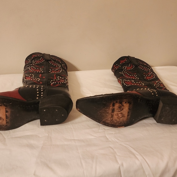 Tooled & studded leather boots - Picture 3 of 3